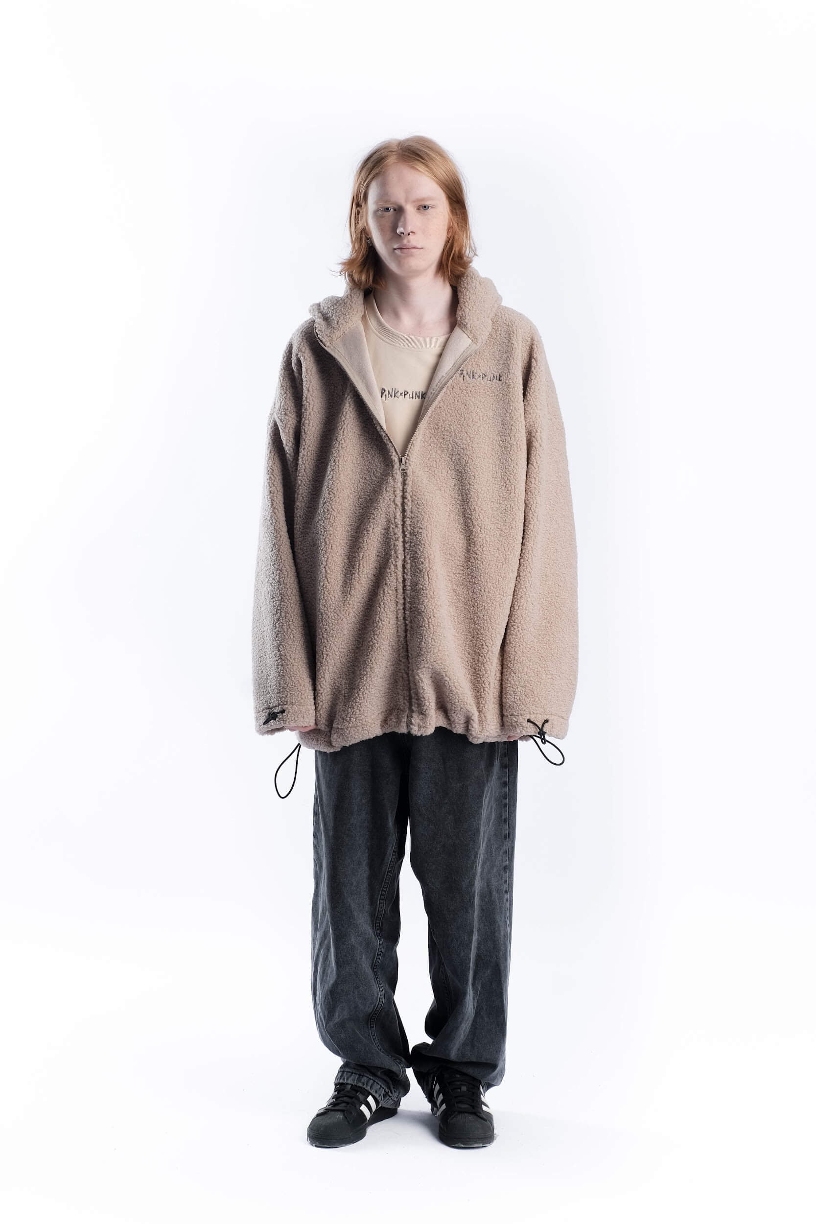 <p>An excellent oversized zip-up hoodie. It has a very soft and pleasant sherpa texture, stylish design, and adjustable drawstrings on the sleeves and bottom. It can be unzipped when it's hot, and in spring, it can serve as a substitute for a windbreaker.</p><p>Composition: 20% cotton 80% polyester</p>